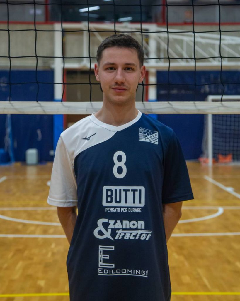Christian Corti, libero della squadra di pallavolo Pallavolo Cisano in Serie B